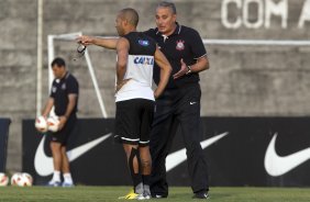 Durante o treino do Corinthians realizado esta tarde no CT Joaquim Grava, zona leste de So Paulo; o prximo jogo do time ser quarta-feira, dia 15/05, contra o Boca Juniors, da Argentina, no estdio do Pacaembu, jogo da volta, vlido pela Copa Libertadores da Amrica 2013 ; SP/SP - 14/05/2013