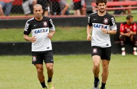 Emerson e Alexandre Paoto do Corinthians durante treino realizado no CT do Atltico Clube Goianiense - Centro de Treinamento Urias Magalhaes
