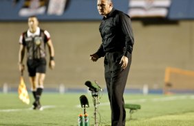 O tcnico Tite do Corinthians durante partida vlida pelo Campeonato Brasileiro realizado no estdio Serra Dourada