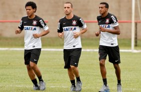 Romarinho,Guilherme e Edenilson do Corinthians durante treino realizado no CT do Atltico Clube Goianiense - Centro de Treinamento Urias Magalhaes