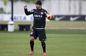 Durante o treino desta manh no CT Joaquim Grava, no Parque Ecolgico do Tiete. O prximo jogo da equipe ser quarta-feira, dia 05/06, contra o Cruzeiro, na Arena do Jacar, jogo vlido pela 4 rodada do Campeonato Brasileiro de 2013