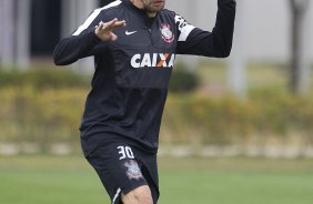 Durante o treino desta manh no CT Joaquim Grava, no Parque Ecolgico do Tiete. O prximo jogo da equipe ser quarta-feira, dia 05/06, contra o Cruzeiro, na Arena do Jacar, jogo vlido pela 4 rodada do Campeonato Brasileiro de 2013