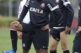 Durante o treino desta manh no CT Joaquim Grava, no Parque Ecolgico do Tiete. O prximo jogo da equipe ser quarta-feira, dia 05/06, contra o Cruzeiro, na Arena do Jacar, jogo vlido pela 4 rodada do Campeonato Brasileiro de 2013