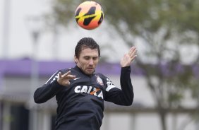 Durante o treino desta manh no CT Joaquim Grava, no Parque Ecolgico do Tiete. O prximo jogo da equipe ser quarta-feira, dia 05/06, contra o Cruzeiro, na Arena do Jacar, jogo vlido pela 4 rodada do Campeonato Brasileiro de 2013