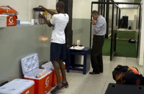Nos vestiários antes da partida entre Corinthians x Portuguesa, realizada esta noite no estádio do Pacaembu, válida pela 5ª rodada do Campeonato Brasileiro de 2013