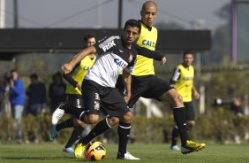 Durante o treino desta manh no CT Joaquim Grava, no Parque Ecolgico do Tiete. O prximo jogo da equipe ser dia 03/07, domingo, no Morumbi, jogo de ida vlido pela Recopa 2013