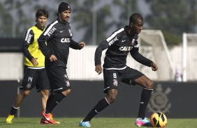 Durante o treino desta manh no CT Joaquim Grava, no Parque Ecolgico do Tiete. O prximo jogo da equipe ser dia 03/07, domingo, no Morumbi, jogo de ida vlido pela Recopa 2013