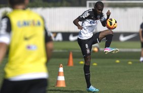 Durante o treino desta manh no CT Joaquim Grava, no Parque Ecolgico do Tiete. O prximo jogo da equipe ser dia 03/07, domingo, no Morumbi, jogo de ida vlido pela Recopa 2013