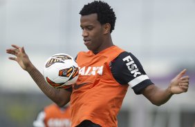 Durante o treino desta tarde no CT Joaquim Grava, no Parque Ecolgico do Tiete. O prximo jogo da equipe ser dia 03/07, domingo, no Morumbi, jogo de ida vlido pela Recopa 2013