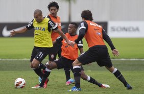 Durante o treino desta tarde no CT Joaquim Grava, no Parque Ecolgico do Tiete. O prximo jogo da equipe ser dia 03/07, domingo, no Morumbi, jogo de ida vlido pela Recopa 2013