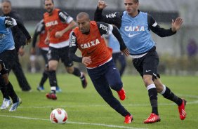 Durante o treino desta manh no CT Joaquim Grava, no Parque Ecolgico do Tiete. O prximo jogo da equipe ser dia 03/07, domingo, no Morumbi, jogo de ida vlido pela Recopa 2013