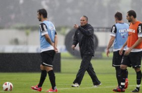 Durante o treino desta manh no CT Joaquim Grava, no Parque Ecolgico do Tiete. O prximo jogo da equipe ser dia 03/07, domingo, no Morumbi, jogo de ida vlido pela Recopa 2013