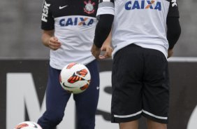 Durante o treino desta manh no CT Joaquim Grava, no Parque Ecolgico do Tiete. O prximo jogo da equipe ser dia 03/07, domingo, no Morumbi, jogo de ida vlido pela Recopa 2013