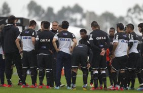 Durante o treino desta manh no CT Joaquim Grava, no Parque Ecolgico do Tiete. O prximo jogo da equipe ser dia 03/07, domingo, no Morumbi, jogo de ida vlido pela Recopa 2013