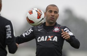 Durante o treino desta manh no CT Joaquim Grava, no Parque Ecolgico do Tiete. O prximo jogo da equipe ser dia 03/07, domingo, no Morumbi, jogo de ida vlido pela Recopa 2013