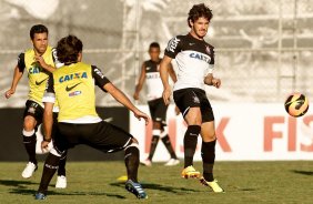 Alexandre Pato do Corinthians durante treino realizado no CT Joaquim Grava