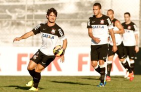 Alexandre Pato do Corinthians durante treino realizado no CT Joaquim Grava