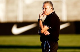 O técnico Tite do Corinthians durante treino realizado no CT Joaquim Grava