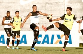 Ralf e Ibson do Corinthians durante treino realizado no CT Joaquim Grava