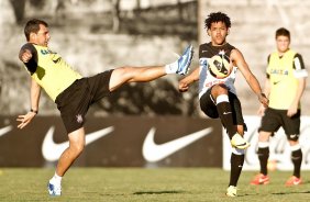 Romarinho do Corinthians durante treino realizado no CT Joaquim Grava