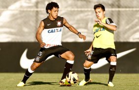 Romarinho do Corinthians durante treino realizado no CT Joaquim Grava