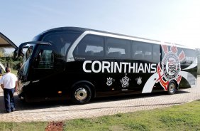 Novo Onibus do Corinthians durante treino realizado no CT Joaquim Grava