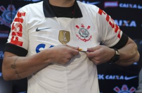 O volante Jocinei foi apresentado pelo Diretor de Futebol, Roberto de Andrade, após o treino desta manhã no CT Joaquim Grava, no Parque Ecológico do Tiete. O próximo jogo da equipe será domingo, dia 14/07, no estádio do Pacaembu, contra o Atlético-MG, 7ª rodada do Campeonato Brasileiro de 2013