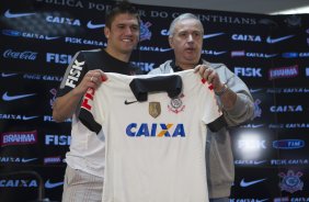 O volante Jocinei foi apresentado pelo Diretor de Futebol, Roberto de Andrade, após o treino desta manhã no CT Joaquim Grava, no Parque Ecológico do Tiete. O próximo jogo da equipe será domingo, dia 14/07, no estádio do Pacaembu, contra o Atlético-MG, 7ª rodada do Campeonato Brasileiro de 2013