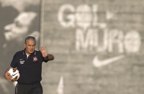 Durante o treino desta tarde no CT Joaquim Grava, no Parque Ecolgico do Tiete. O prximo jogo da equipe ser amanh, quarta-feira, dia 17/07, no estdio do Pacaembu, contra o So Paulo, jogo da volta vlido pela Recopa 2013