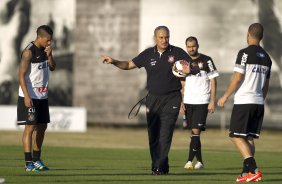 Durante o treino desta tarde no CT Joaquim Grava, no Parque Ecolgico do Tiete. O prximo jogo da equipe ser amanh, quarta-feira, dia 17/07, no estdio do Pacaembu, contra o So Paulo, jogo da volta vlido pela Recopa 2013