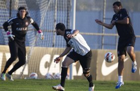 Durante o treino desta tarde no CT Joaquim Grava, no Parque Ecolgico do Tiete. O prximo jogo da equipe ser amanh, quarta-feira, dia 17/07, no estdio do Pacaembu, contra o So Paulo, jogo da volta vlido pela Recopa 2013