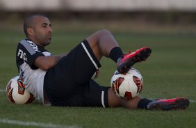 Durante o treino desta tarde no CT Joaquim Grava, no Parque Ecolgico do Tiete. O prximo jogo da equipe ser amanh, quarta-feira, dia 17/07, no estdio do Pacaembu, contra o So Paulo, jogo da volta vlido pela Recopa 2013