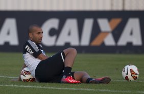 Durante o treino desta tarde no CT Joaquim Grava, no Parque Ecolgico do Tiete. O prximo jogo da equipe ser amanh, quarta-feira, dia 17/07, no estdio do Pacaembu, contra o So Paulo, jogo da volta vlido pela Recopa 2013