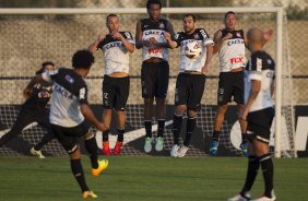 Durante o treino desta tarde no CT Joaquim Grava, no Parque Ecolgico do Tiete. O prximo jogo da equipe ser amanh, quarta-feira, dia 17/07, no estdio do Pacaembu, contra o So Paulo, jogo da volta vlido pela Recopa 2013