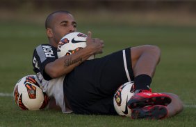 Durante o treino desta tarde no CT Joaquim Grava, no Parque Ecológico do Tiete. O próximo jogo da equipe será amanhã, quarta-feira, dia 17/07, no estádio do Pacaembu, contra o São Paulo, jogo da volta válido pela Recopa 2013