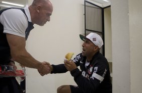 Nos vestiários antes da partida entre Corinthians x São Paulo, realizada esta noite no estádio do Pacaembu, jogo da volta, decisão da Recopa 2013
