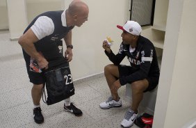 Nos vestiários antes da partida entre Corinthians x São Paulo, realizada esta noite no estádio do Pacaembu, jogo da volta, decisão da Recopa 2013