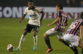 Durante a partida entre Corinthians x São Paulo, realizada esta noite no estádio do Pacaembu, jogo da volta, decisão da Recopa 2013