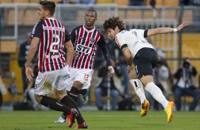 Durante a partida entre Corinthians x So Paulo, realizada esta tarde no estdio do Pacaembu, vlida pela 9 rodada do Campeonato Brasileiro de 2013