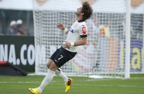 Durante a partida entre Corinthians x So Paulo, realizada esta tarde no estdio do Pacaembu, vlida pela 9 rodada do Campeonato Brasileiro de 2013