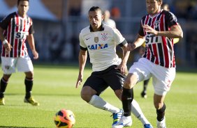 Durante a partida entre Corinthians x So Paulo, realizada esta tarde no estdio do Pacaembu, vlida pela 9 rodada do Campeonato Brasileiro de 2013