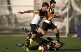 Durante o treino desta tarde no CT Joaquim Grava, no Parque Ecolgico do Tiete. O prximo jogo da equipe ser domingo, dia 11/08, contra o Vitoria/BA, no Pacaembu, vlido pela 12 rodada do Campeonato Brasileiro de 2013