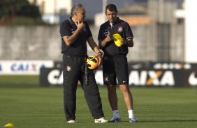 Durante o treino desta tarde no CT Joaquim Grava, no Parque Ecolgico do Tiete. O prximo jogo da equipe ser domingo, dia 11/08, contra o Vitoria/BA, no Pacaembu, vlido pela 12 rodada do Campeonato Brasileiro de 2013