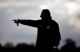 Durante o treino desta tarde no CT Joaquim Grava, no Parque Ecolgico do Tiete. O prximo jogo da equipe ser amanh, quarta-feira, 28/08, contra a Luverdense/MT, no estdio do Pacaembu, oitavas de final, jogo da volta da Copa do Brasil 2013