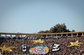 Torcida do Corinthians durante partida entre vlida pelo Campeonato Brasileiro, realizada no Pacaembu