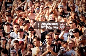 Torcida do Corinthians durante partida entre vlida pelo Campeonato Brasileiro, realizada no Pacaembu