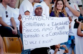 Torcida do Corinthians durante partida entre vlida pelo Campeonato Brasileiro, realizada no Pacaembu