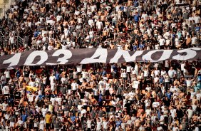 Torcida do Corinthians durante partida entre vlida pelo Campeonato Brasileiro, realizada no Pacaembu