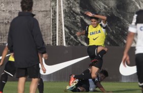 Durante o treino desta tarde no CT Joaquim Grava, no Parque Ecolgico do Tiete. O prximo jogo da equipe ser domingo, dia 08/09, contra o Nautico/PE, no estdio do Pacaembu, vlido pela 19 rodada do Campeonato Brasileiro de 2013