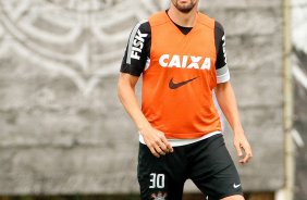 Paulo Andr do Corinthians durante treino realizado no CT Joaquim Grava